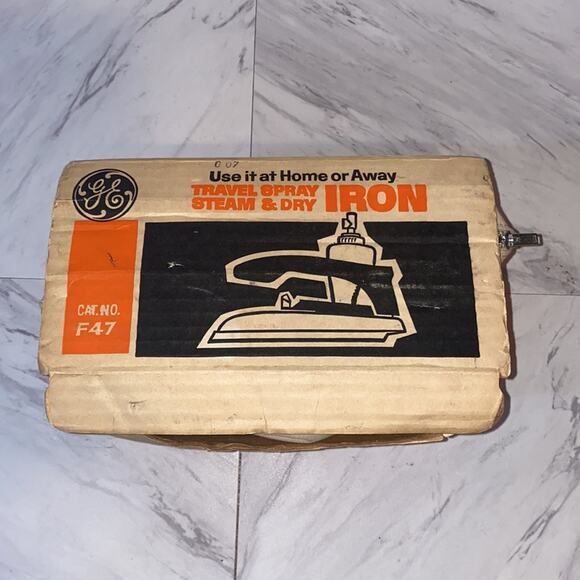 GE Travel Spray Steam & Dry Vintage Iron F47 - Picture 3 of 14